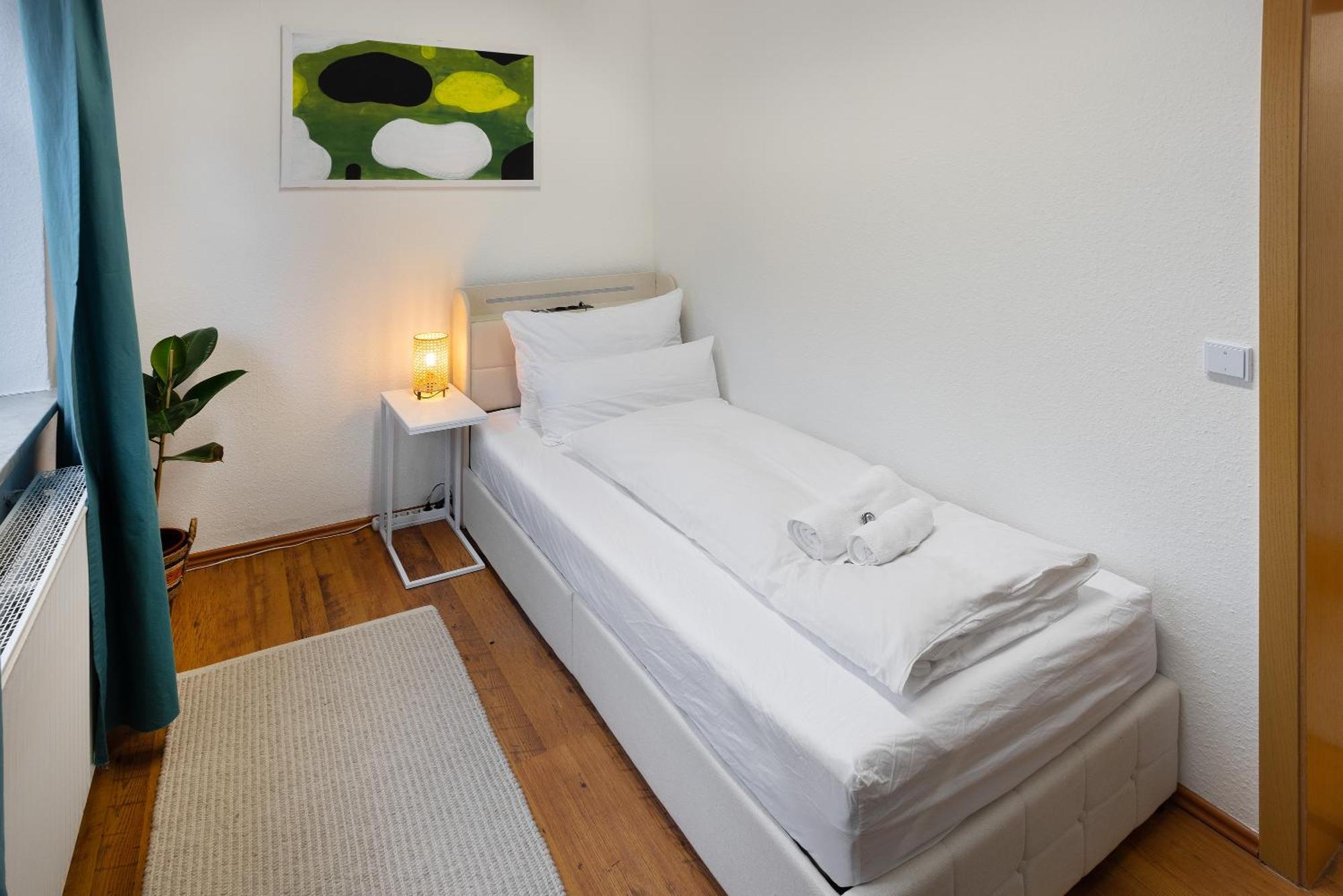 Ruhrapartments #Naehe A40 #Zentral #Fastwifi #Perfekt Fuer Familien Und Geschaeftsreisen Bochum Buitenkant foto