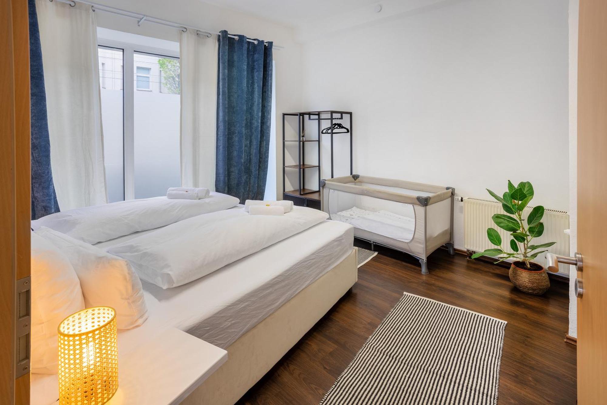 Ruhrapartments #Naehe A40 #Zentral #Fastwifi #Perfekt Fuer Familien Und Geschaeftsreisen Bochum Buitenkant foto